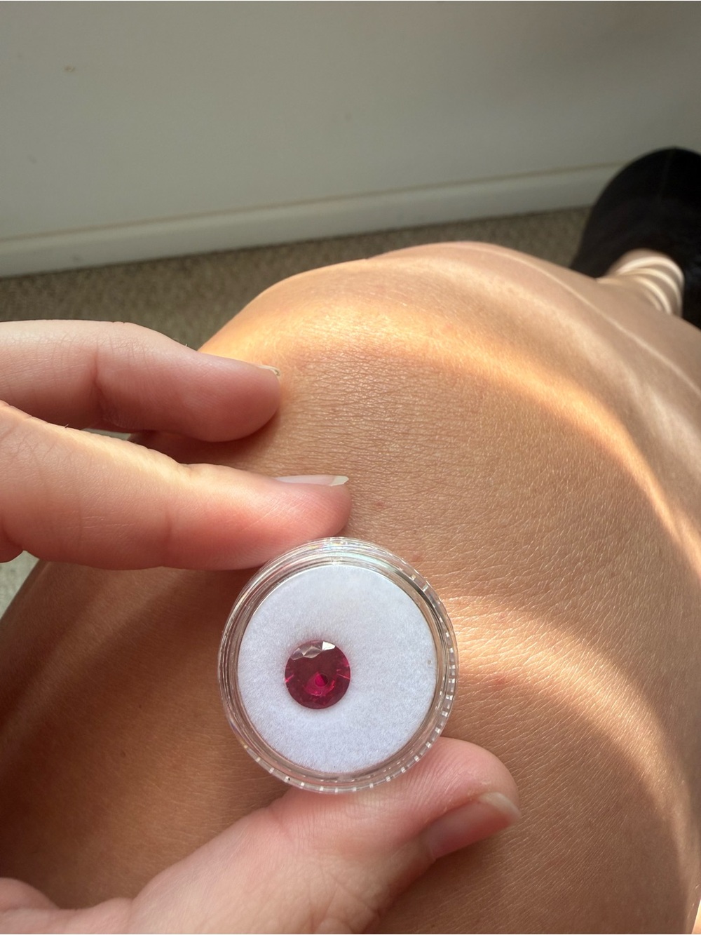 Lab grown red ruby gemstone - Picture 2 of 3